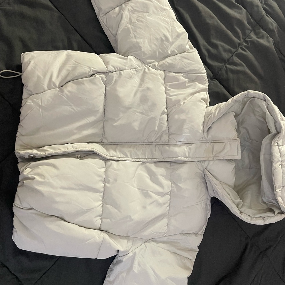 White Puffer Jacket with Hood & Drawstrings to crop